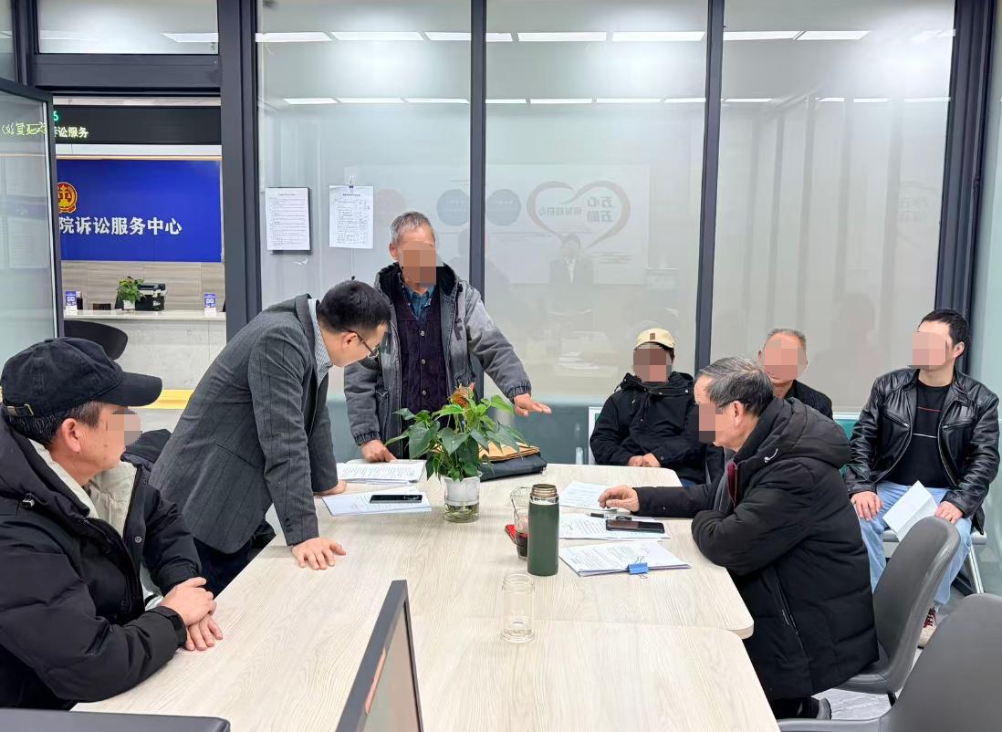 圖3糾紛調(diào)解現(xiàn)場(chǎng).jpg 圖3糾紛調(diào)解現(xiàn)場(chǎng).jpg