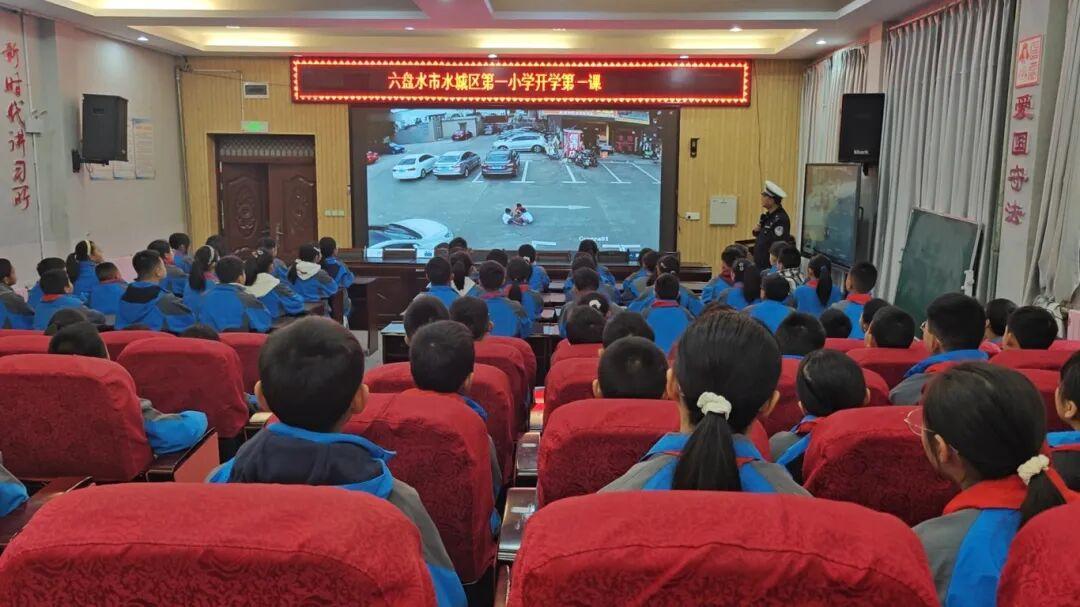 圖2 授課現(xiàn)場.jpg