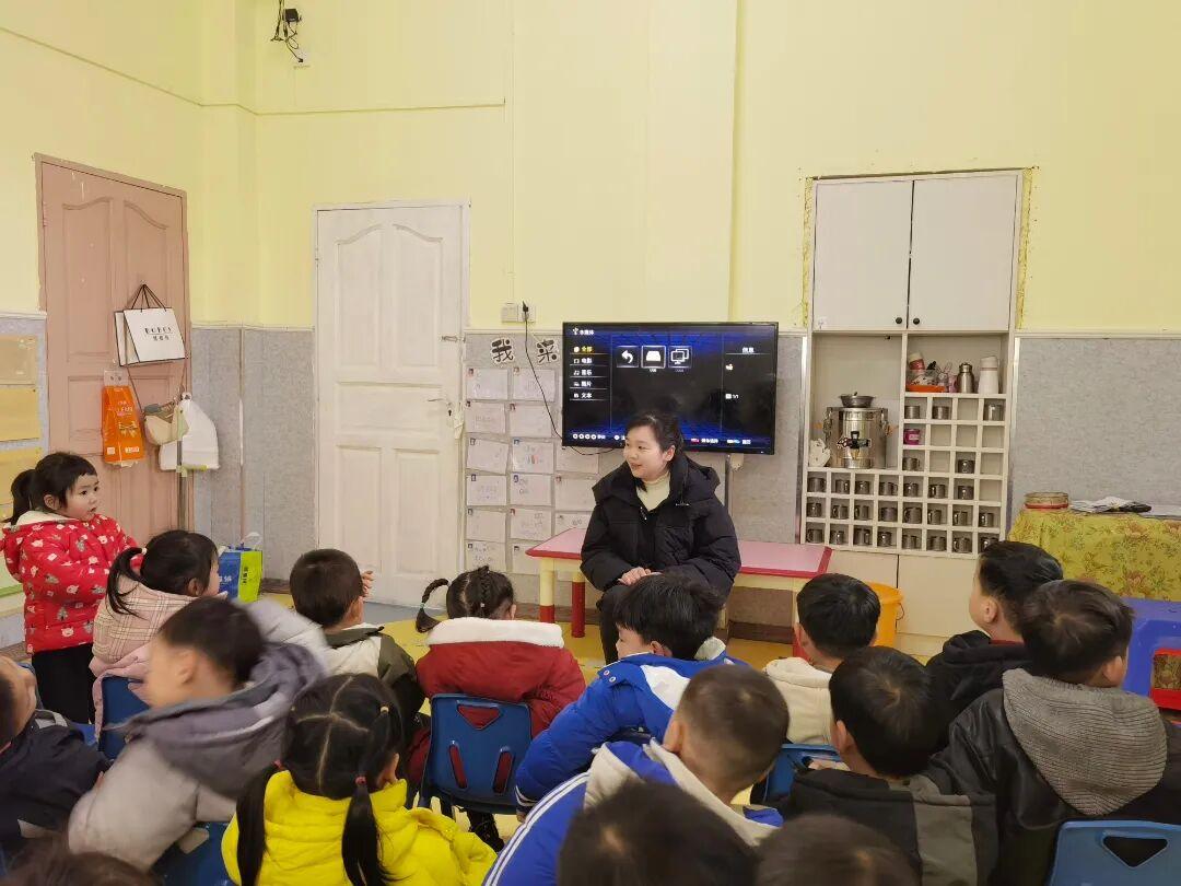 圖2  3月4日，愛立方幼兒園法治副校長楊宏平到校開展宣傳教育活動.jpg