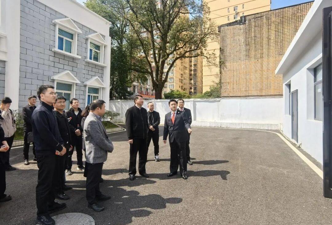 貴州省高院政治部人事處黨支部與都勻法院融和先鋒黨支部聯(lián)合開展共建共促活動(dòng)