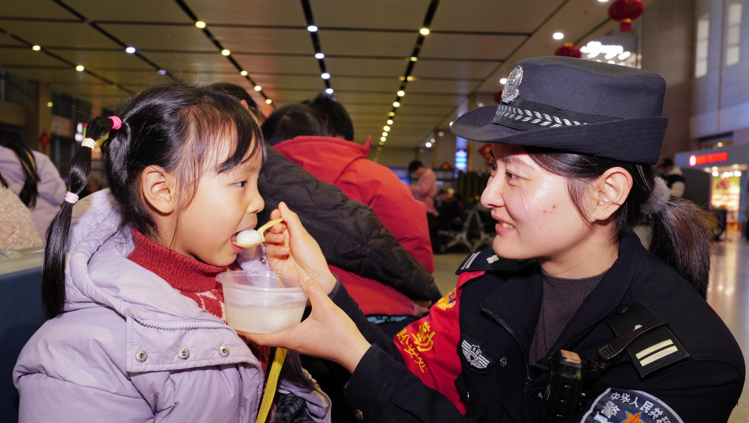 元宵佳節(jié)暖意濃